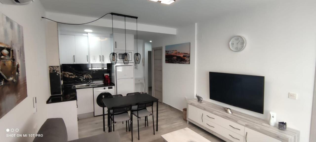 Apartamentos Sol Y Luna Conil كونيل ذي لا فرونتيرا المظهر الخارجي الصورة