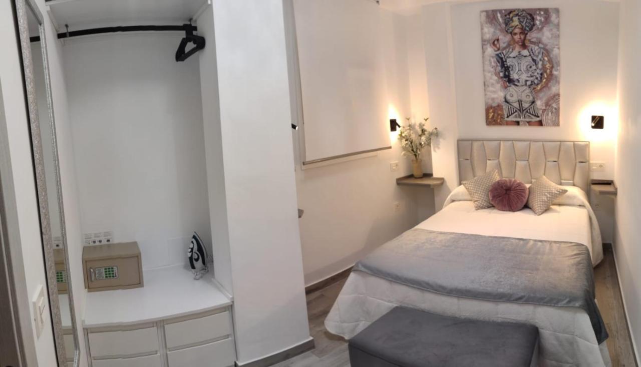 Apartamentos Sol Y Luna Conil كونيل ذي لا فرونتيرا المظهر الخارجي الصورة