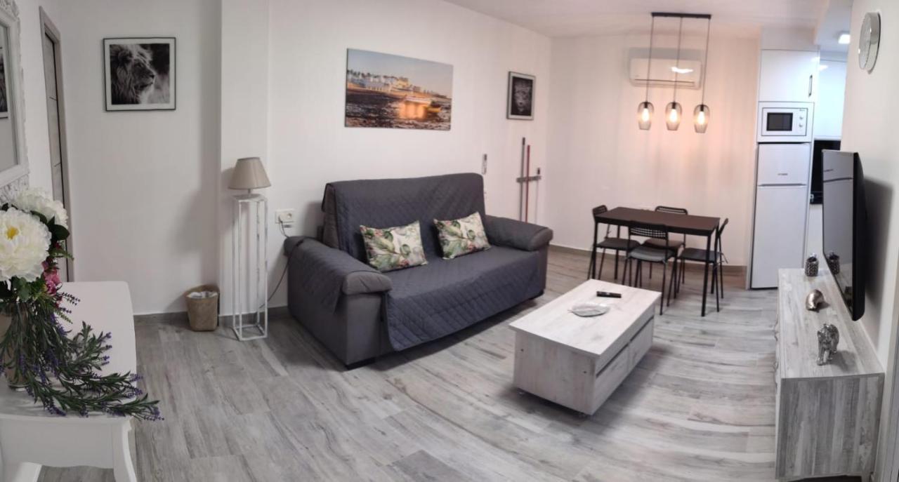 Apartamentos Sol Y Luna Conil كونيل ذي لا فرونتيرا المظهر الخارجي الصورة