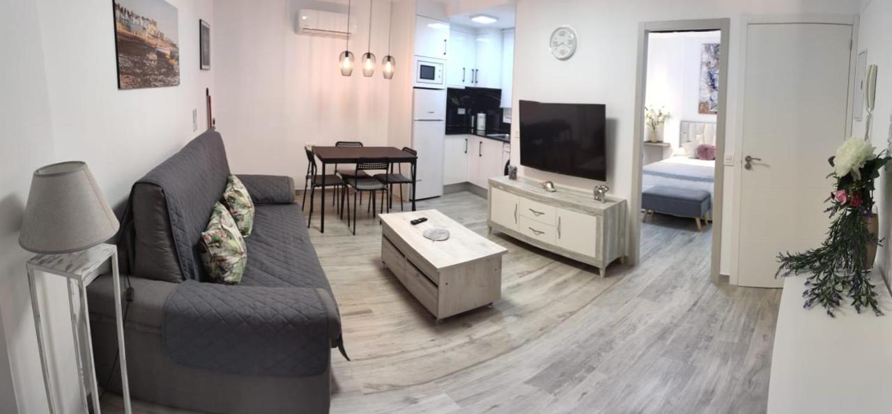 Apartamentos Sol Y Luna Conil كونيل ذي لا فرونتيرا المظهر الخارجي الصورة