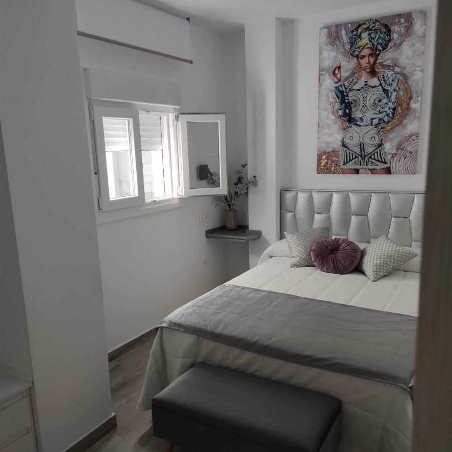 Apartamentos Sol Y Luna Conil كونيل ذي لا فرونتيرا المظهر الخارجي الصورة