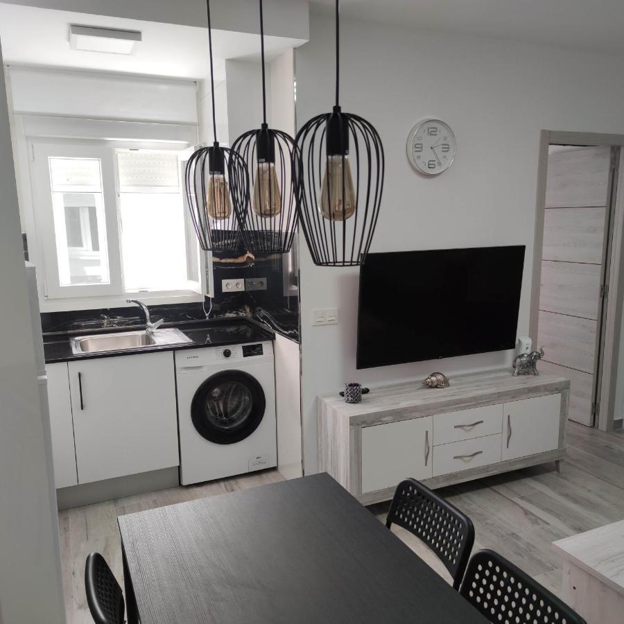 Apartamentos Sol Y Luna Conil كونيل ذي لا فرونتيرا المظهر الخارجي الصورة